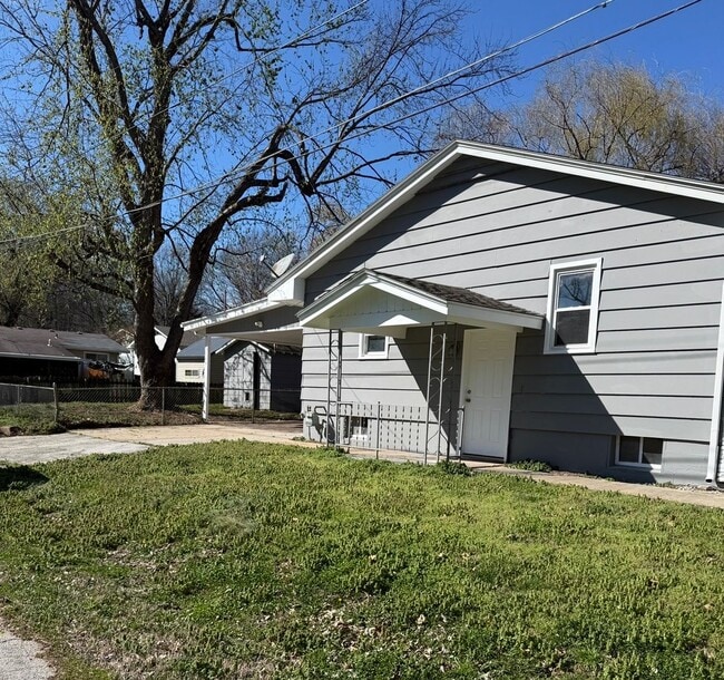 Photo - 4 bedroom/1 bath/detached storage building