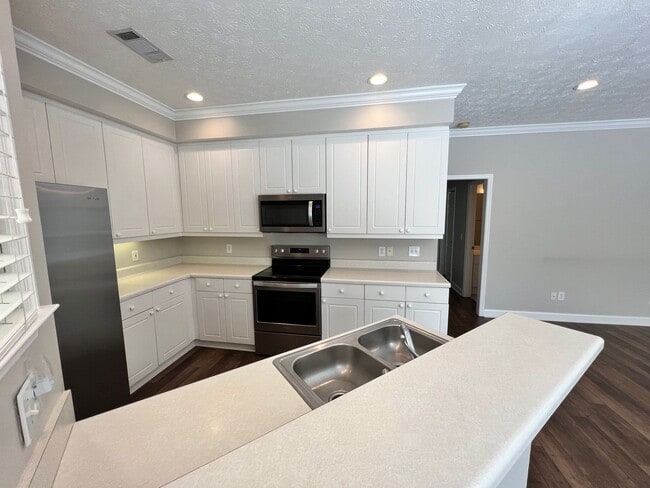 Photo - 2209 Clairmont Cir