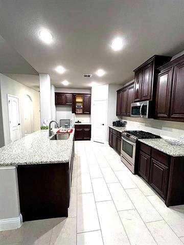 Photo - 2909 Parkwood Cir