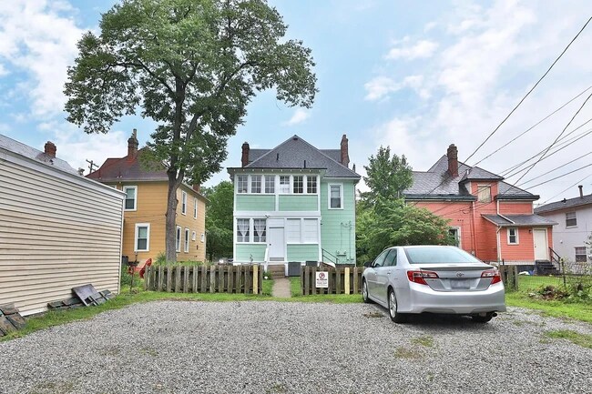 2045 N 4th St Unit 2045 1/2