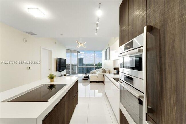 Photo - 851 NE 1st Ave Unidad 851 NE 1st Ave # 2308