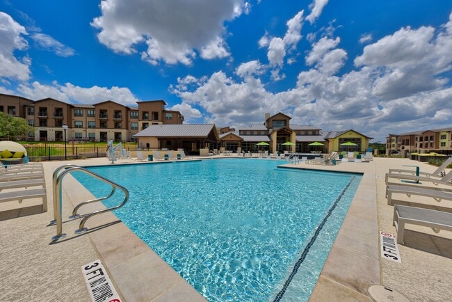 Estraya Westover Hills Apartments