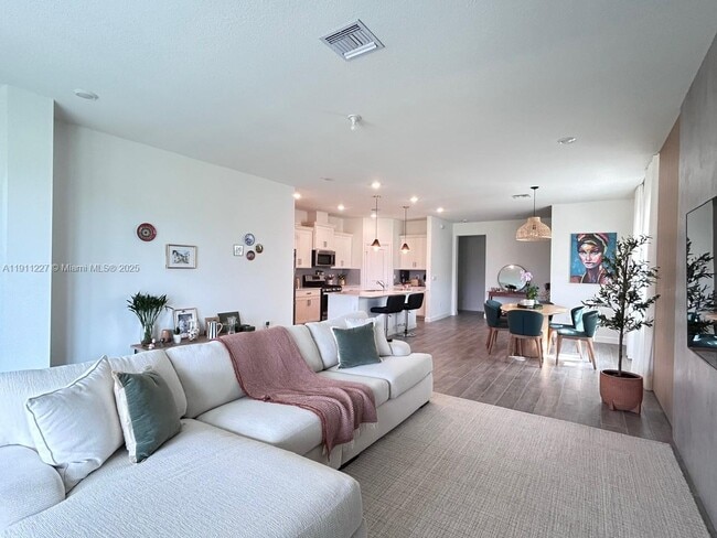 Photo - 1441 Haywagon Trl Unit 1441