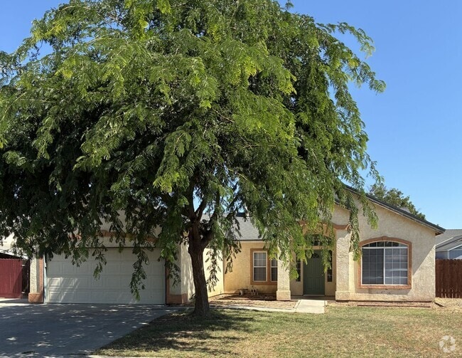 Building Photo - 3 Bedroom 2 Bath Home