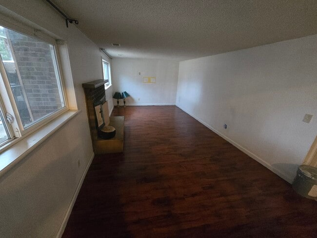 Photo - 1949 S Mobile St