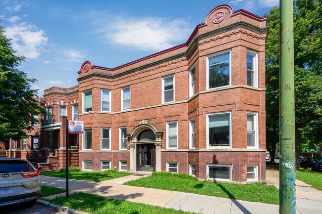 Building Photo - 2703 N Sacramento Ave