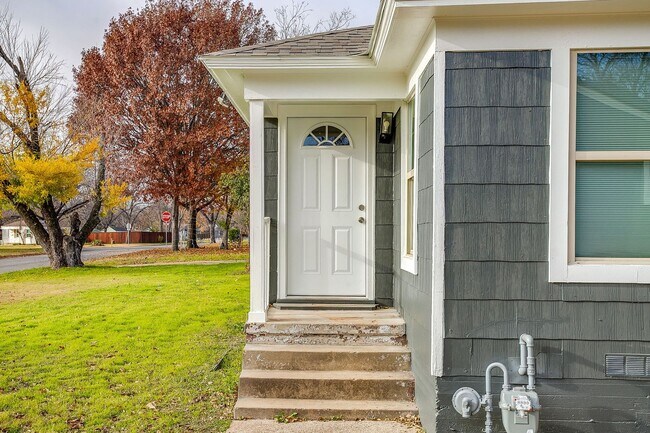 Photo - Remodeled 2 Bed 1 Bath Home Ready for New Tenants Near the River District-76114