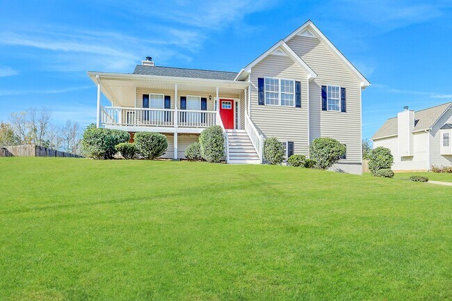 Photo - 202 Majesty Dr