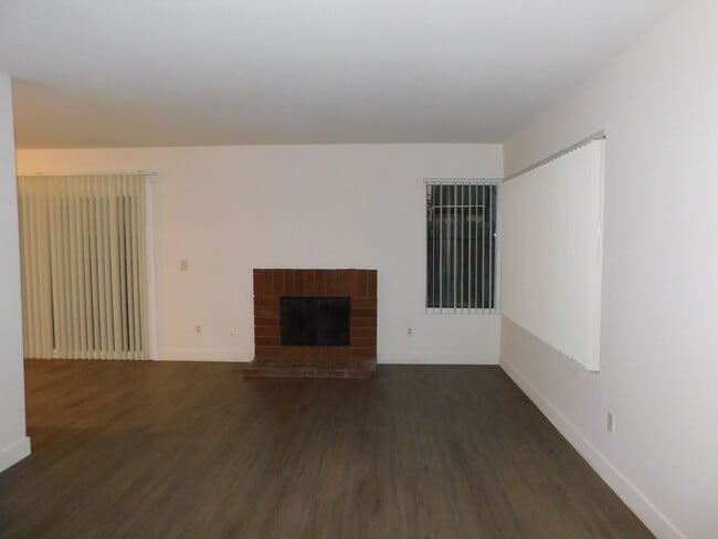 3525-3529 W. Park Balboa Ave.
