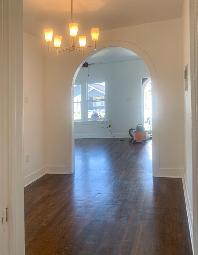 Photo - 818 W Lynwood Ave