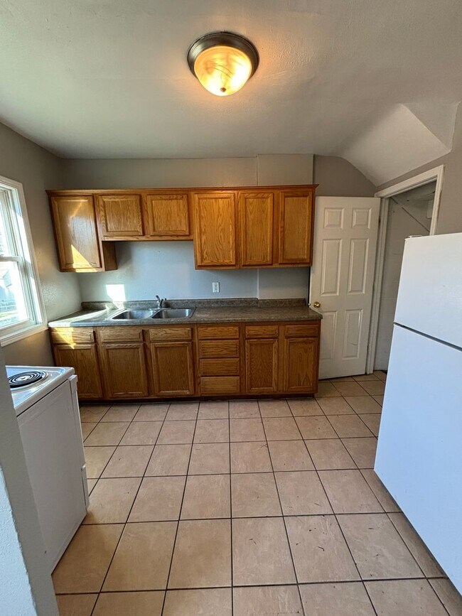 Photo - 2 bedroom 1 bath townhouse with walkout ba...