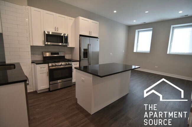 Photo - 1740 W Greenleaf Ave Apartments Unit 103