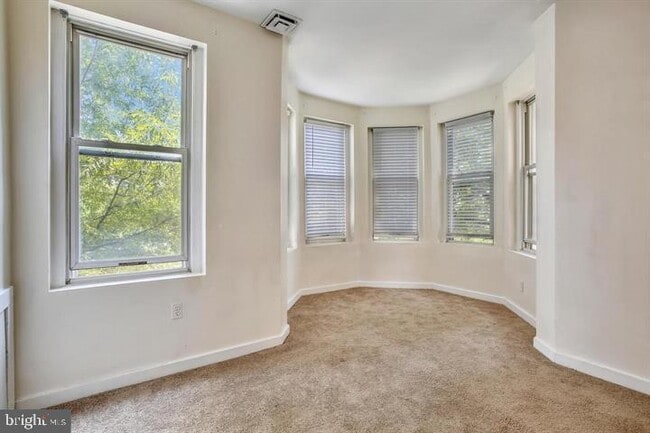 Building Photo - 1900 3rd St NW Unit 2 Rental