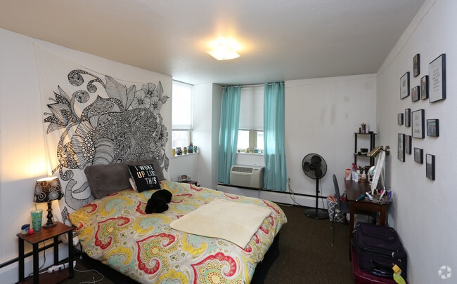 Second bedroom
