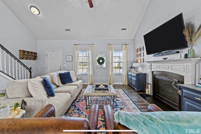 Photo - 105 Chownings Dr