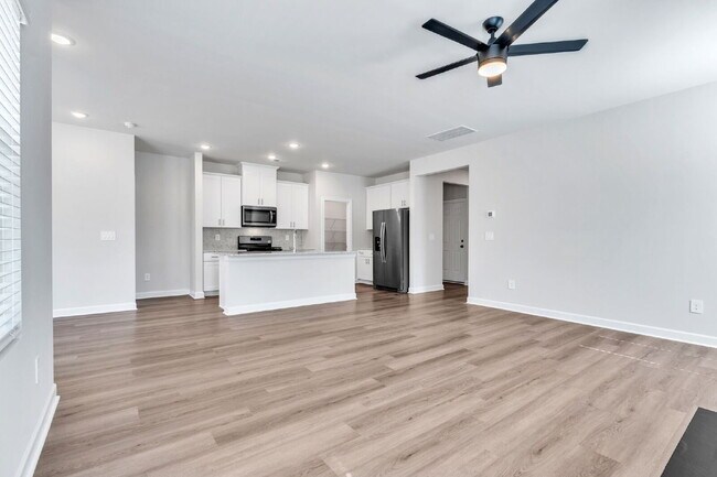 Photo - Like New 3BR/2BA Home is Woodruff, SC  **$2050/mo rent