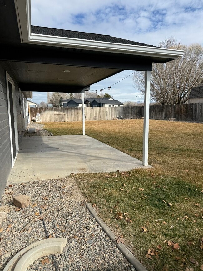 Photo - 938 Elberta Dr