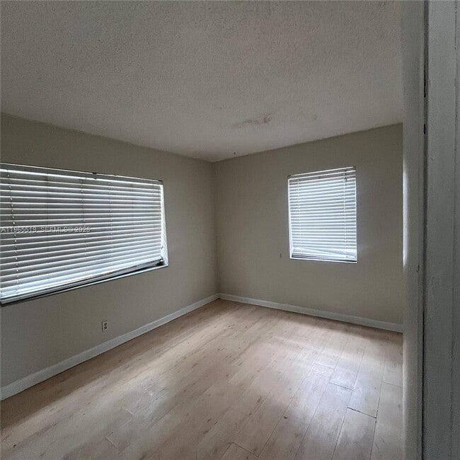 Photo - 114 SW 67th Terrace