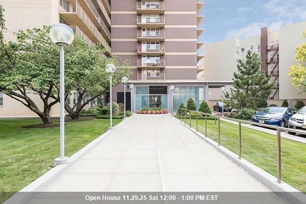 Building Photo - 6040 JFK Blvd E Unit L2