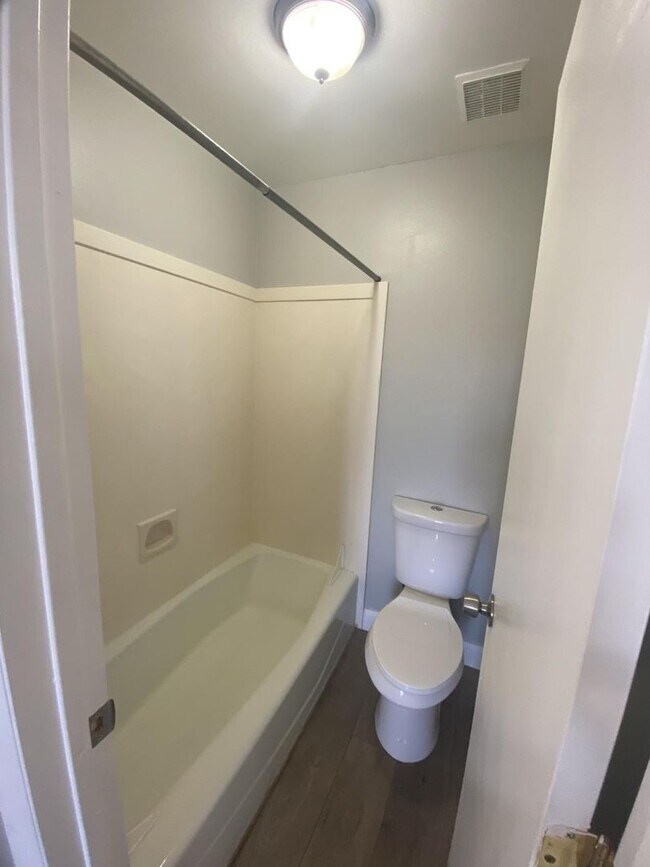 Photo - 36 W 250 N