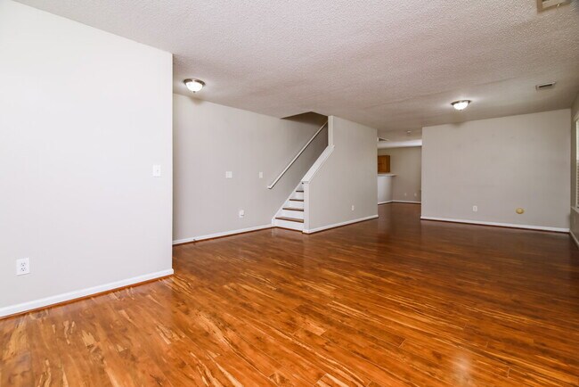 Photo - 3323 Marshlane Way