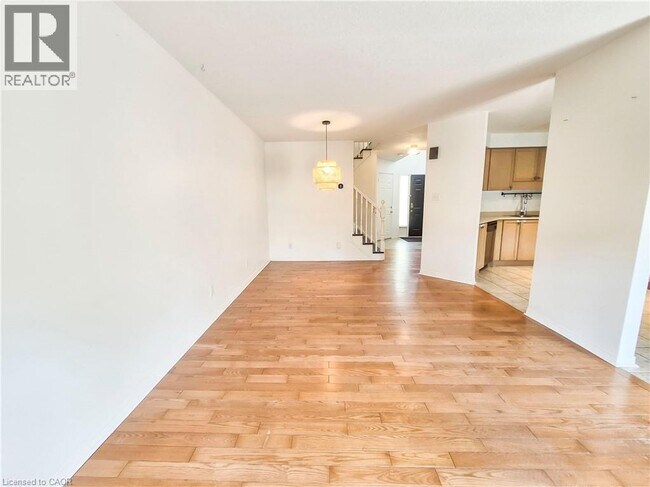 Photo - 147 Dubrick Crescent