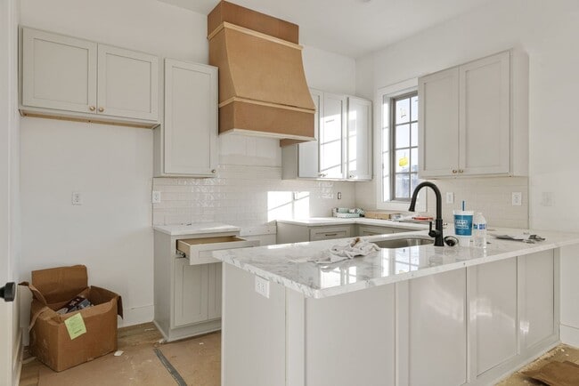 Photo - FOR RENT in SUGAR MILL POND!