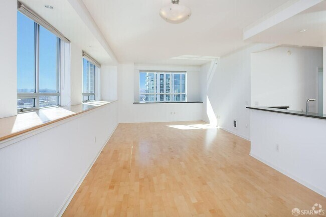 Building Photo - 400 Beale St Rental