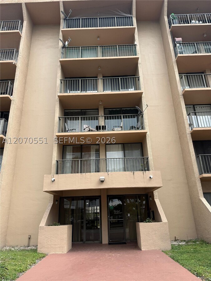 Photo - 16751 NE 9th Ave Unit 211