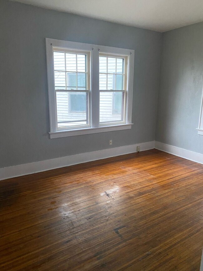 Photo - 16-18 Carthage Dr Unit #1 Down