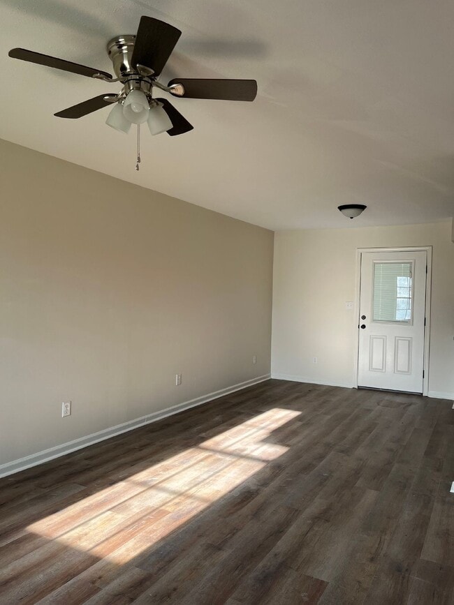 Photo - "Charming 3-Bed Home with Cozy 982 Sq. Ft. Living Space on Smith Avenue, Trumann!"