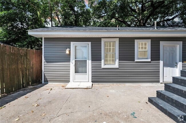 Building Photo - 3945 Omohundro Ave Unit Apartment C