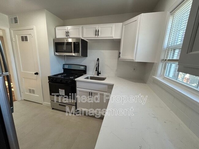 Photo - 210 E Gregory Blvd