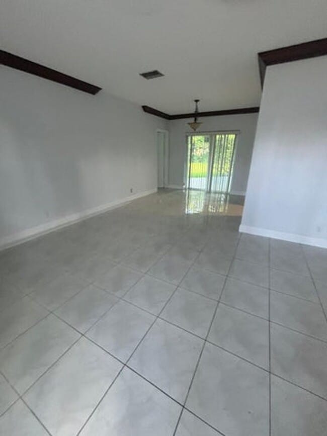 Photo - 3296 NW 41st St