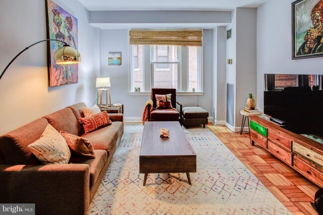 Photo - 2515 K St NW Unidad 210
