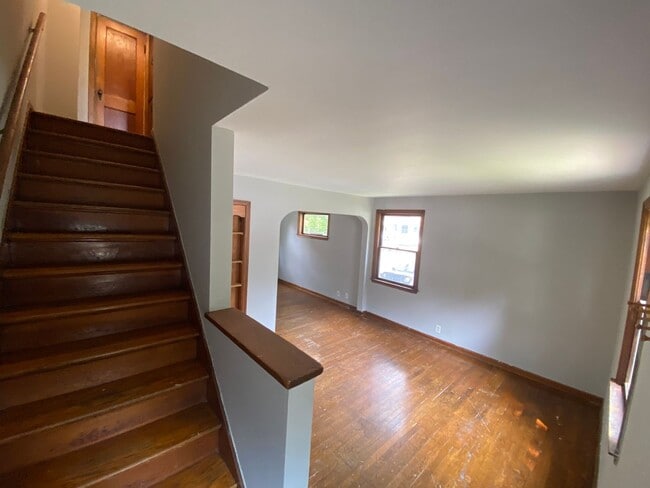 Building Photo - (01) 2547-2549 Neil Avenue Unit 2549