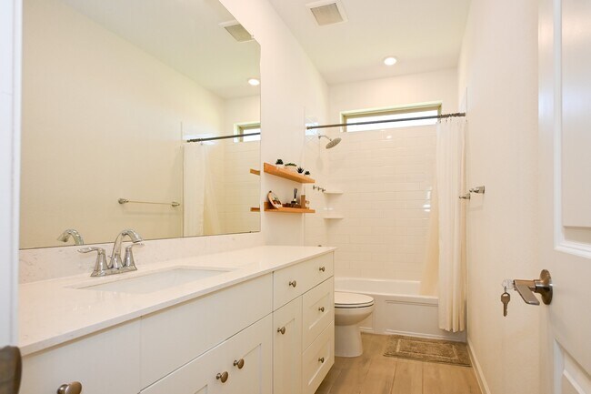 Photo - 3057 Pensacola Dr