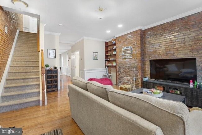 Photo - 2229 St Albans St