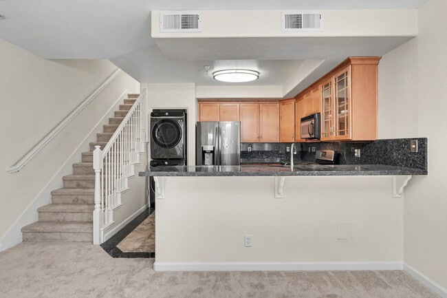 Photo - 808 Lenzen Ave