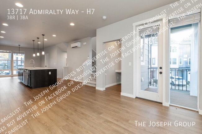 Photo - 13717 Admiralty Way