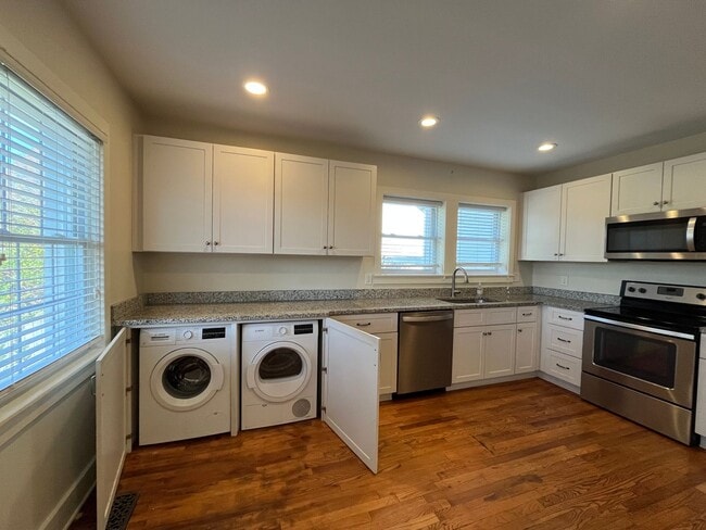 Photo - Pet Friendly Home with Fenced Yard in Sylvan Park, 3 Bedrooms/ 1 Bath, Minutes to the Greenway