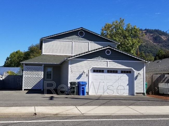 Building Photo - 1527 Hamilton Ln