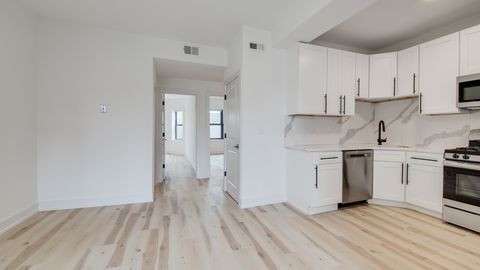 Photo - 1906 N Whipple St Unit 103