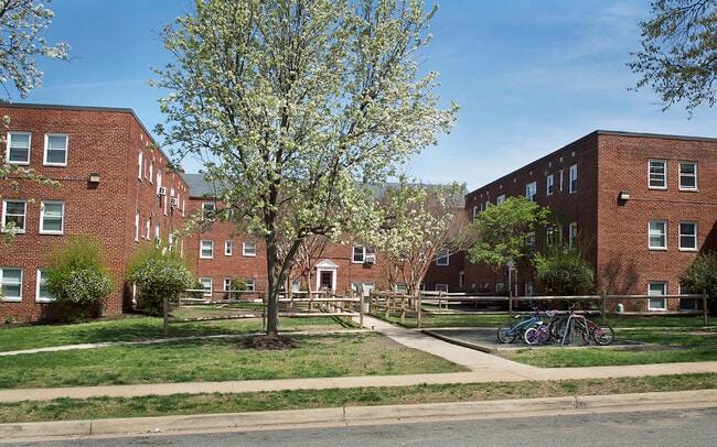Jefferson Gardens - Jefferson Gardens Apartments