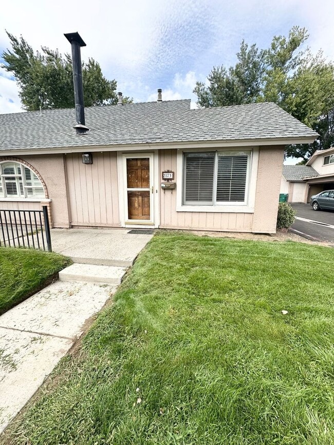 Building Photo - **Special Offer: 50% Off First Month's Rent** Rental