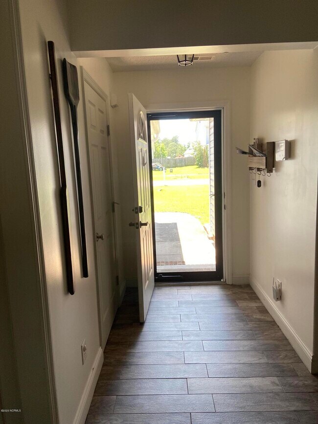 Photo - 216 MacDonald Blvd