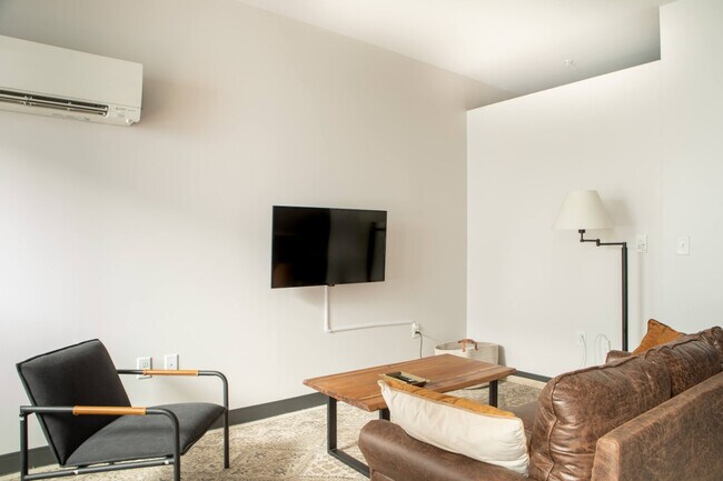 Photo - 333 W State St Unidad SI ID1568808P