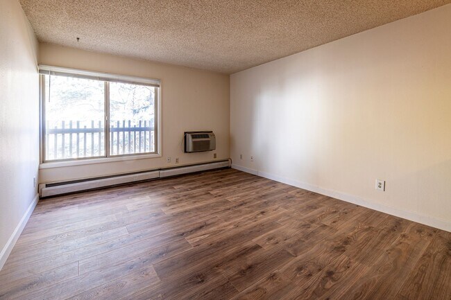 Photo - 2-Bedroom Condo for Rent at Aspen Grove