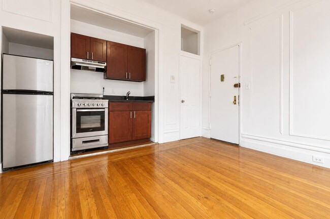 Photo - 45 Tiemann Pl Unit 6F