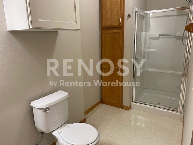 Photo - 689 Kingfisher Ln